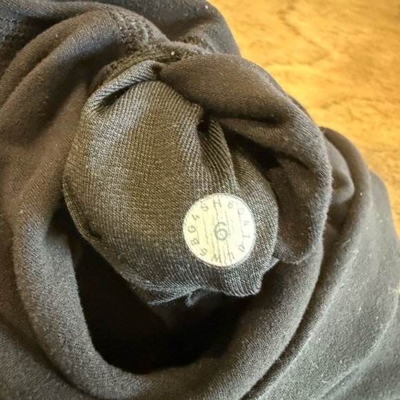 Lululemon 2018 OG Nulu Super High Rise Aligns - Picture 4 of 9